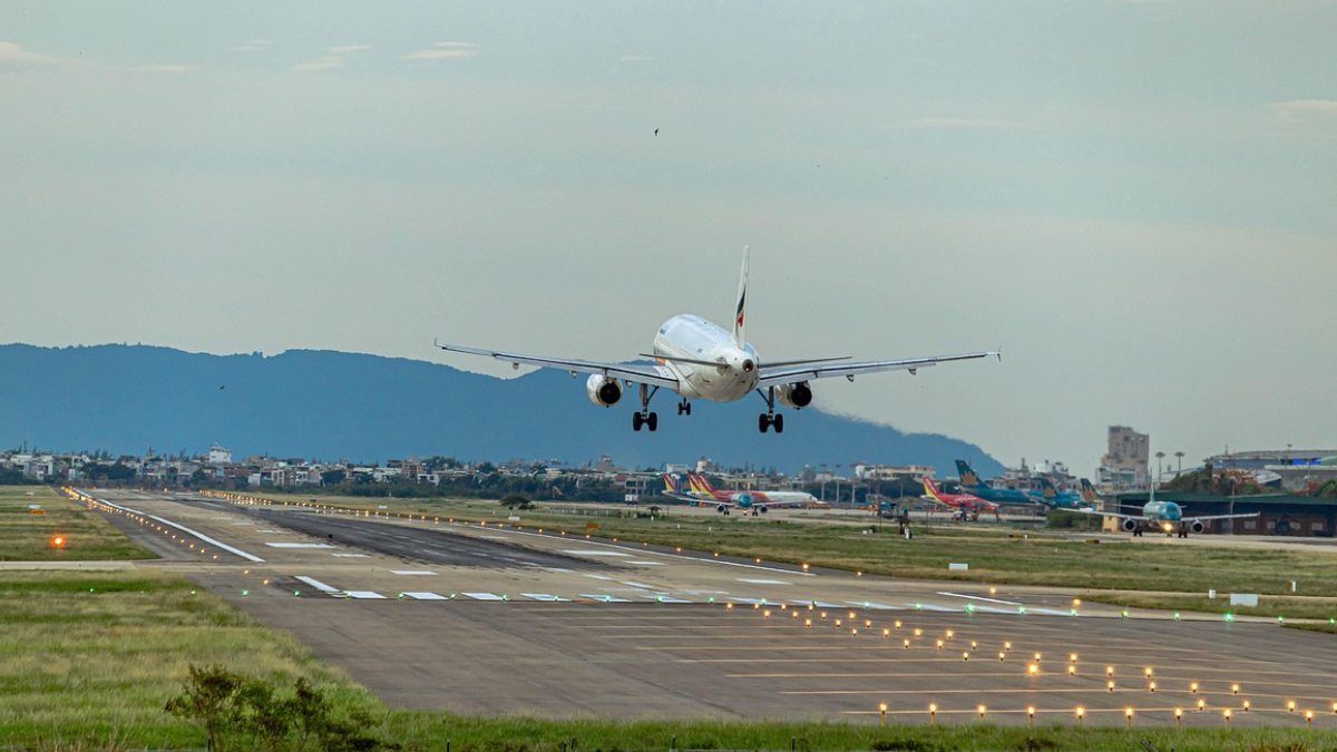 From Complexity to Efficiency: The Path to Intelligent and Connected Airports